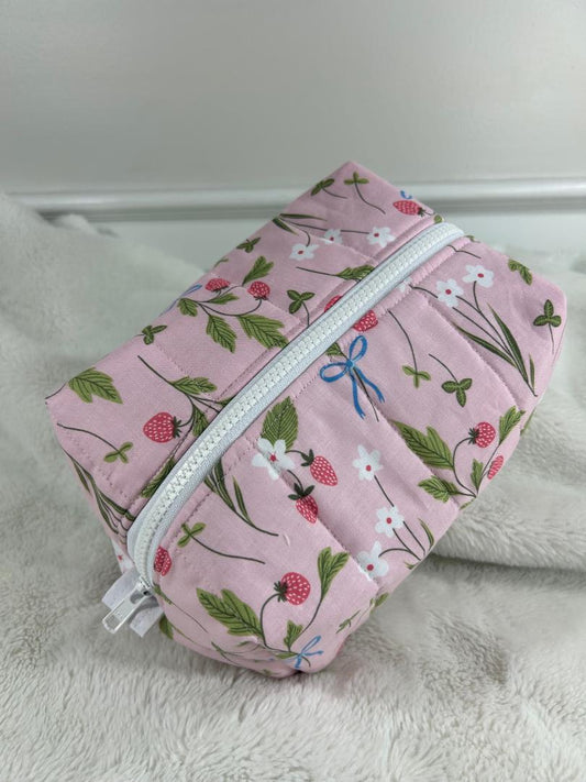 Berries and Bows Boxy Bag