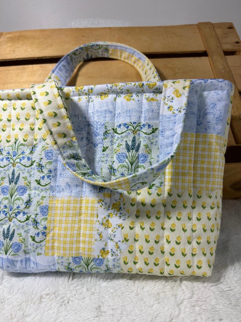 Sunny Meadow Bible & Book Tote